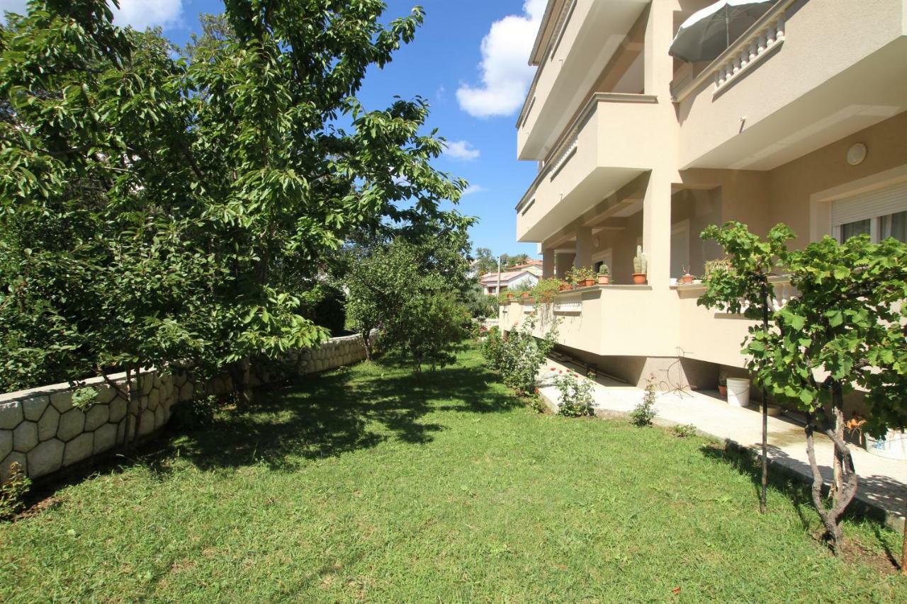 Apartments Macolic Rab Town Ngoại thất bức ảnh