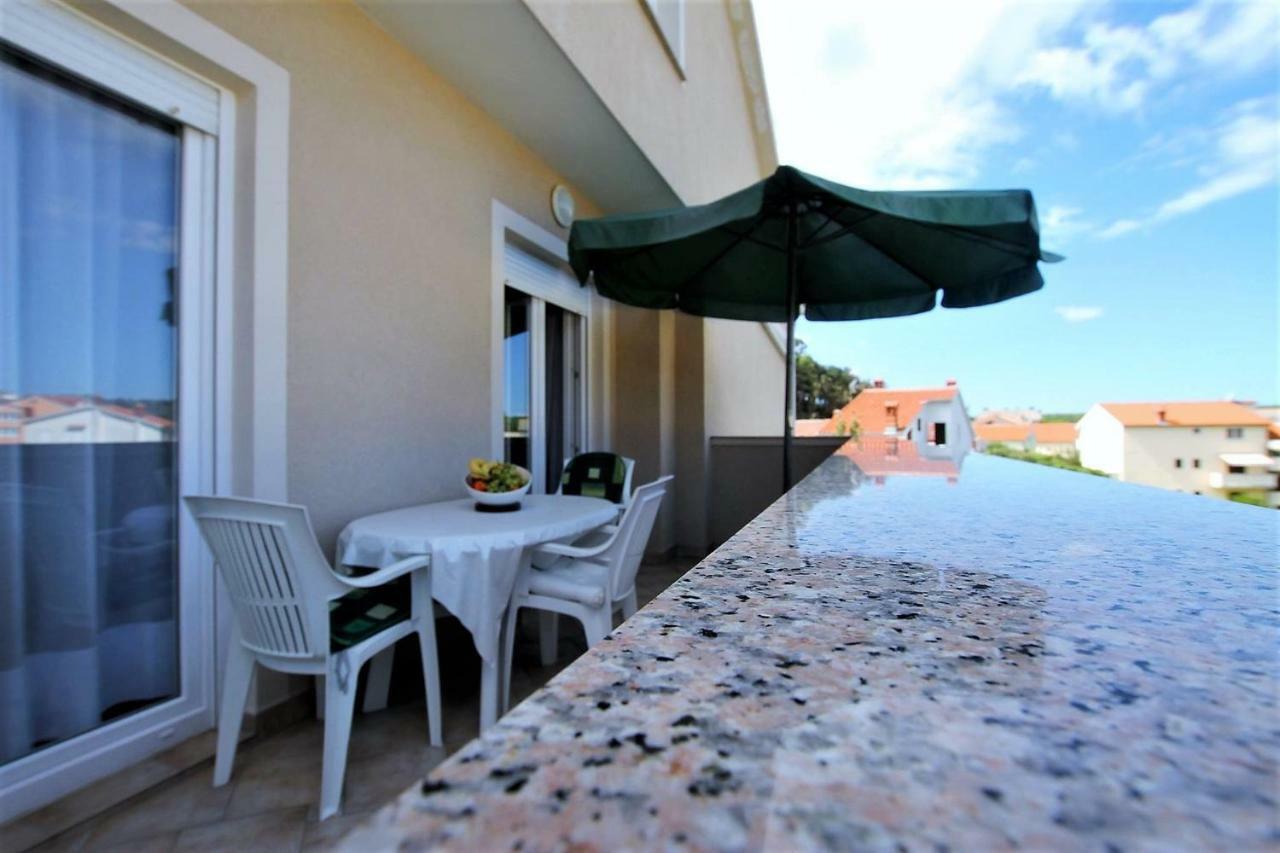 Apartments Macolic Rab Town Ngoại thất bức ảnh