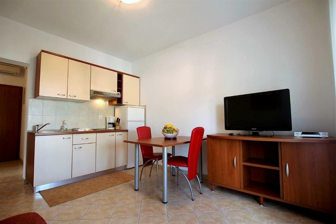 Apartments Macolic Rab Town Ngoại thất bức ảnh