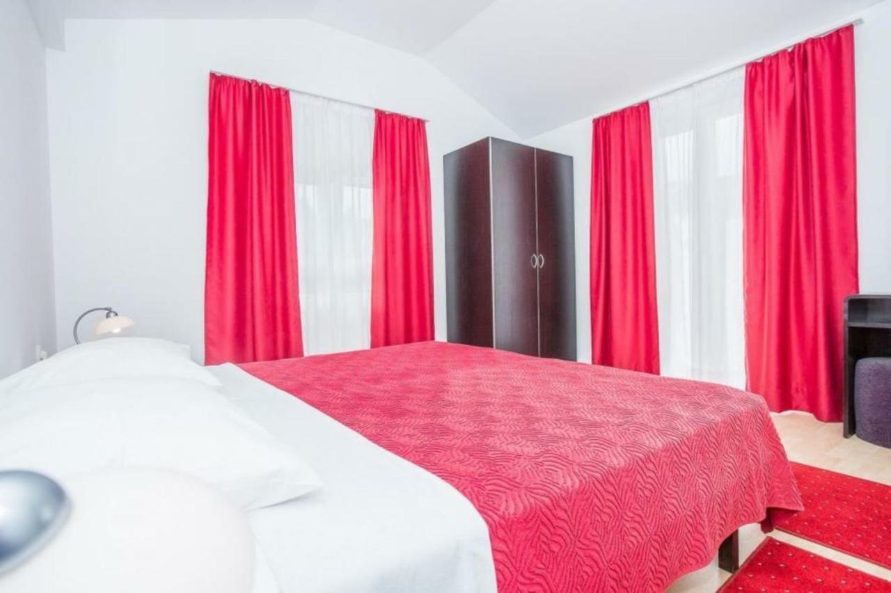 Apartments Macolic Rab Town Ngoại thất bức ảnh